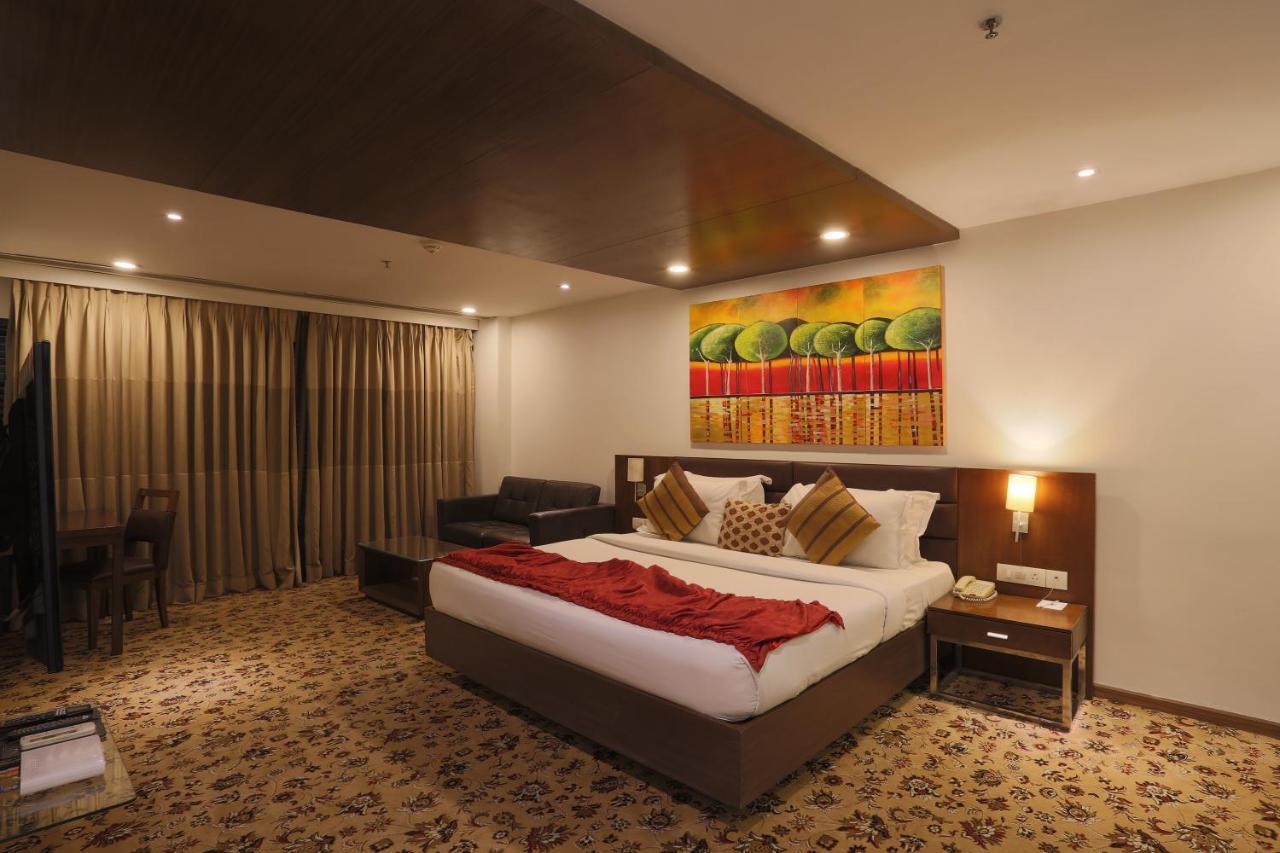 Hotel Ymca International Centre Ahmedabad Exterior foto